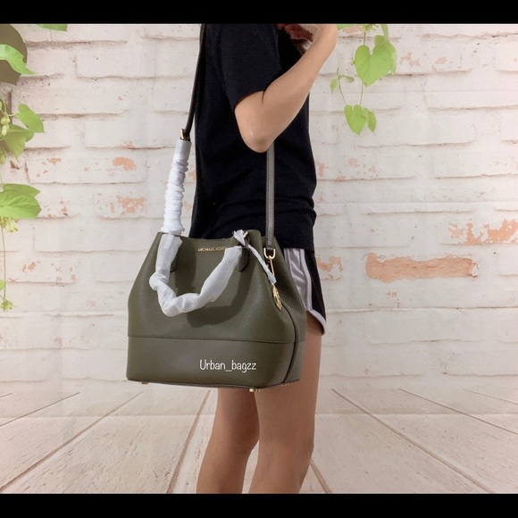 Michael Kors Trista Large Grab Bag Satchel - Picture 4 of 8